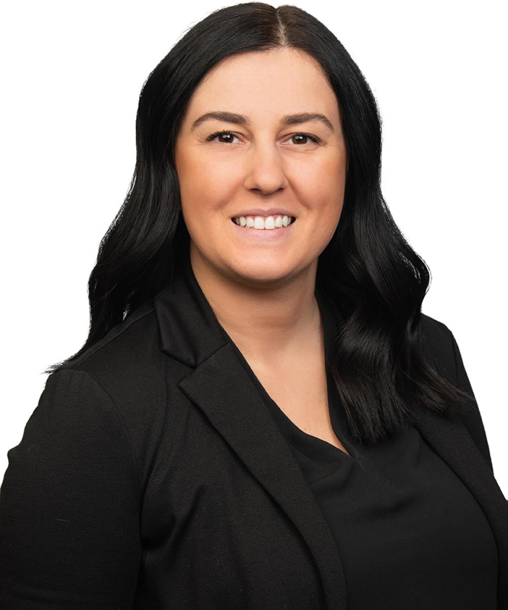 Samantha | Senior Client Associate | Summit Investment Advisors